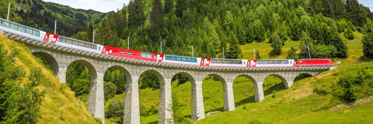 Explorez les façons de prolonger vos vacances avant ou après la croisière avec Railbookers